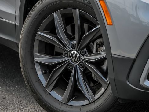 Used 2022 Volkswagen Tiguan SE AWD/4WD image 4
