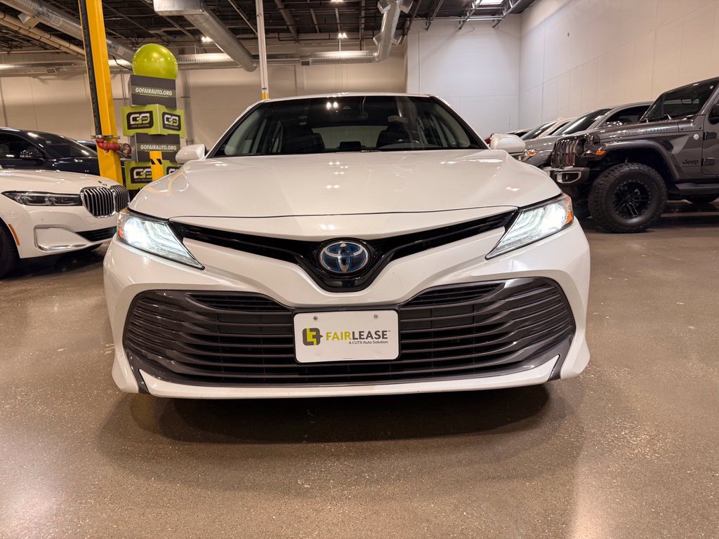 Used 2019 Toyota Camry XLE FWD image 2