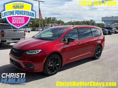 Used 2025 Chrysler Pacifica Limited