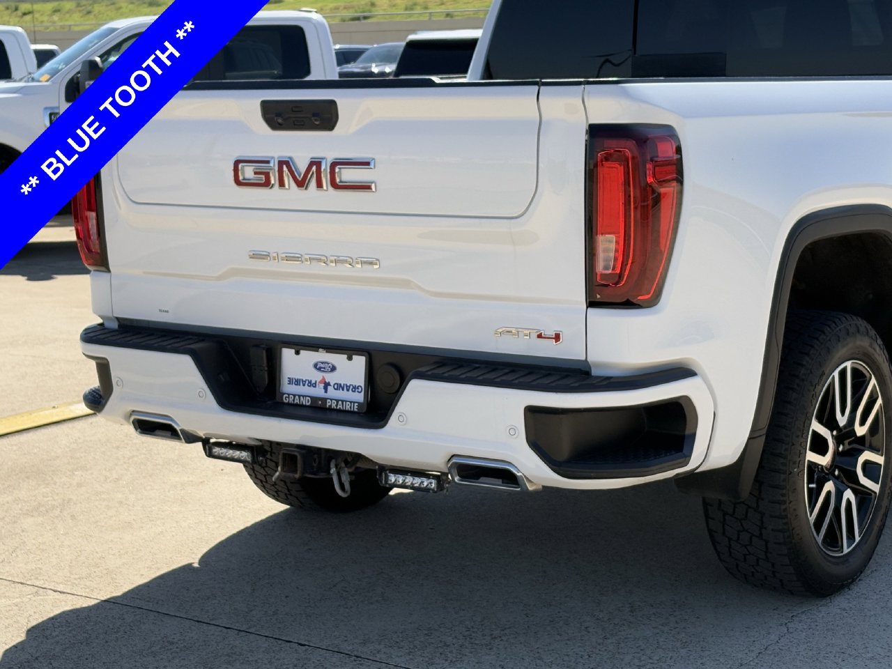 Used 2024 GMC Sierra 1500 AT4 w/ Technology Package AWD/4WD image 8