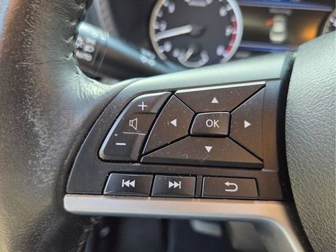 Used 2022 Nissan Sentra SV FWD image 29