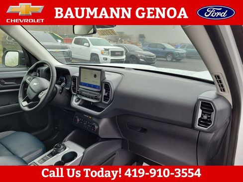 Used 2024 Ford Bronco Sport Outer Banks AWD/4WD image 13