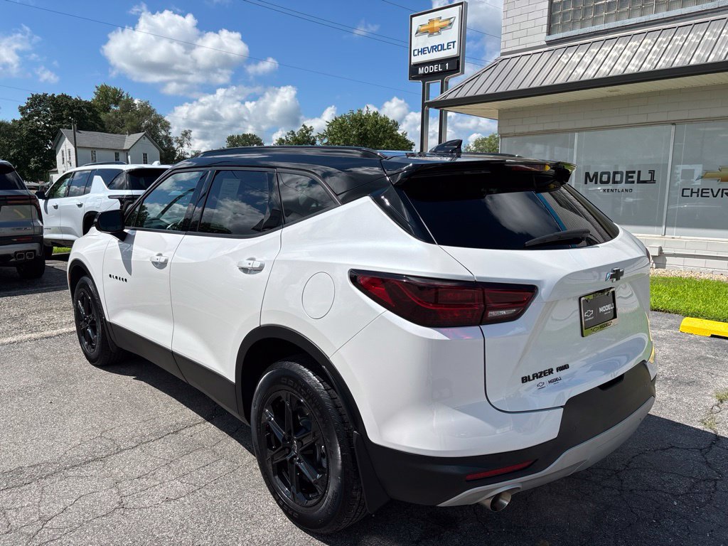 Used 2024 Chevrolet Blazer LT w/ Sound & Technology Package AWD/4WD image 6