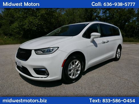 Used 2021 Chrysler Pacifica Touring-L FWD image 1
