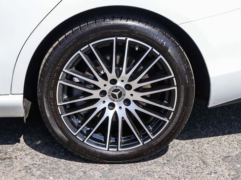 Used 2023 Mercedes-Benz C 300 Sedan image 11