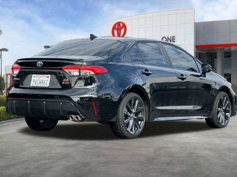 Certified 2025 Toyota Corolla SE image 5