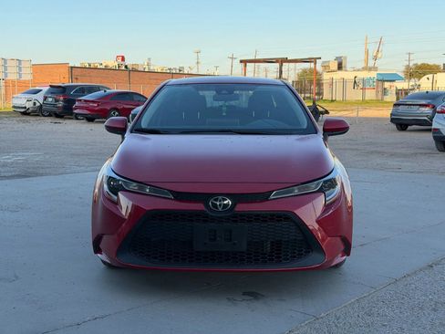 Used 2021 Toyota Corolla LE image 2