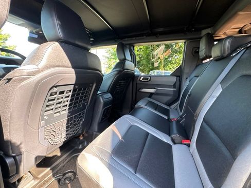 Used 2023 Ford Bronco Black Diamond w/ Sasquatch Package AWD/4WD image 18