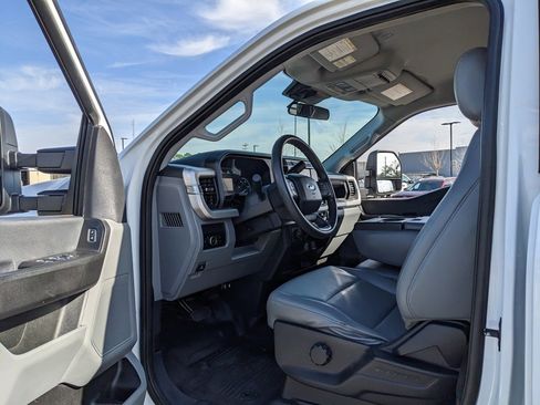 Used 2023 Ford F250 XL w/ FX4 Off-Road Package image 32