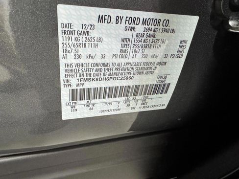 Used 2023 Ford Explorer XLT image 33