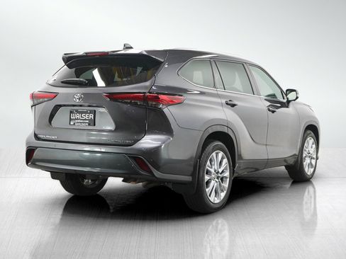 Used 2023 Toyota Highlander Limited AWD/4WD image 5
