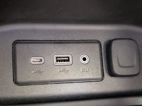 Used 2019 Chevrolet Equinox LT FWD image 24
