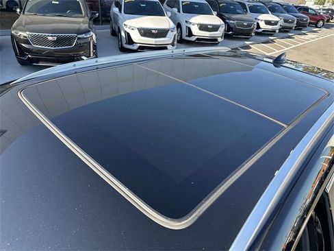 Certified 2022 Cadillac XT5 Premium Luxury w/ LPO, Floor Liner Package image 42