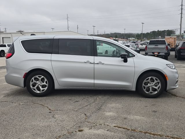 Used 2024 Chrysler Pacifica Limited FWD image 6