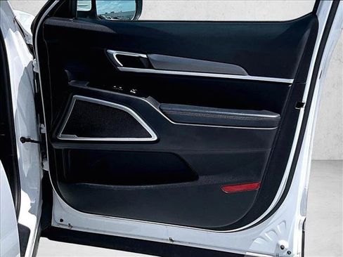 Used 2021 Kia Telluride LX FWD image 19