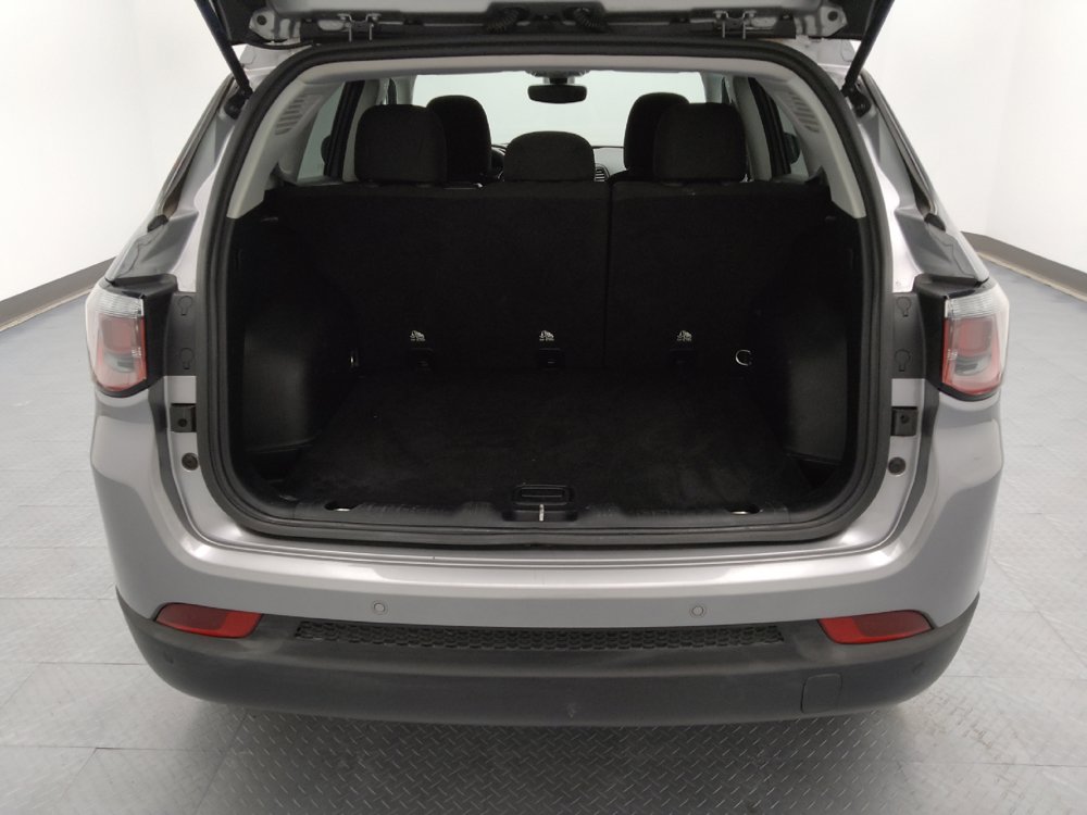 Used 2018 Jeep Compass Sport w/ Tech Group FWD image 29