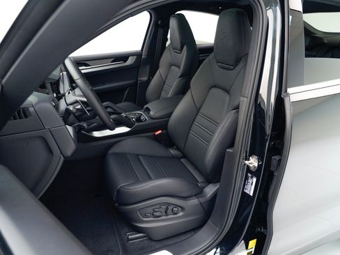 New 2026 Porsche Cayenne Coupe image 5