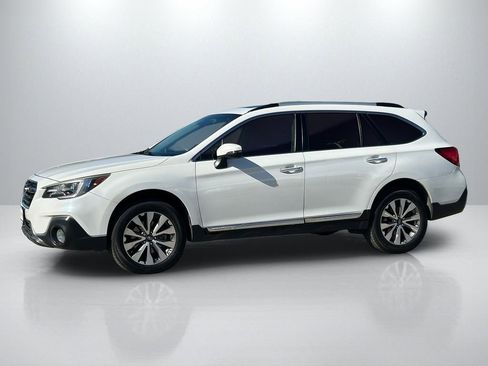 Used 2018 Subaru Outback 3.6R Touring AWD/4WD image 8
