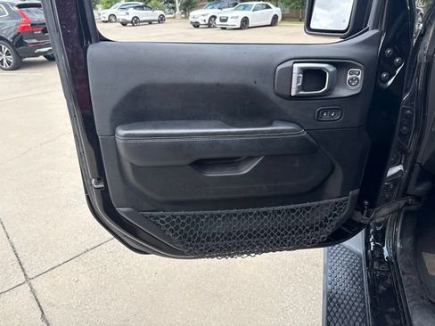 Used 2020 Jeep Wrangler Unlimited Sahara AWD/4WD image 18