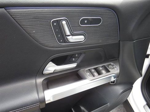 Certified 2023 Mercedes-Benz GLB 250 4MATIC image 9