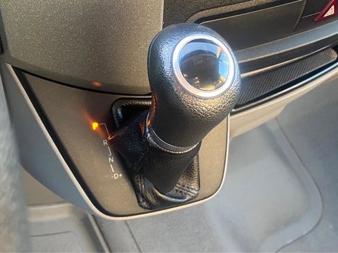 Used 2015 Freightliner Sprinter 2500 image 28