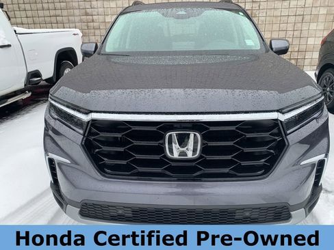 Certified 2025 Honda Pilot Touring image 9