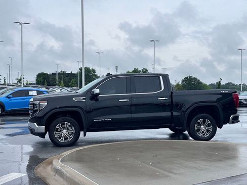 Used 2025 GMC Sierra 1500 SLT AWD/4WD image 4