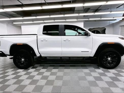 Used 2024 GMC Canyon Elevation w/ Convenience Package AWD/4WD image 16