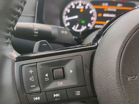 Used 2024 Nissan Pathfinder SL AWD/4WD image 28