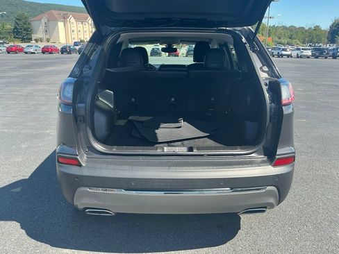 Used 2019 Jeep Cherokee Limited AWD/4WD image 9