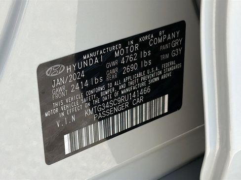 Used 2024 Genesis G70 2.5T w/ Sport Prestige Package image 42