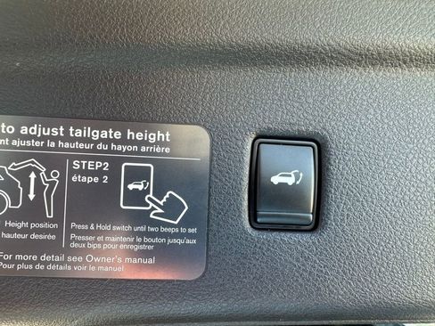 Used 2022 INFINITI QX50 Sensory image 8