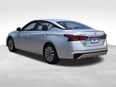 Used 2024 Nissan Altima 2.5 SV FWD image 10