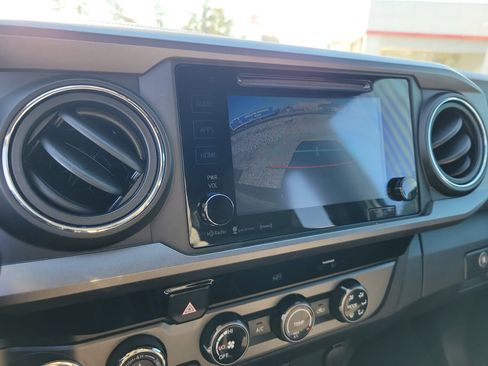 Used 2017 Toyota Tacoma TRD Off-Road w/ Tow Package image 23