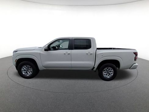 Used 2024 Nissan Frontier SV AWD/4WD image 3