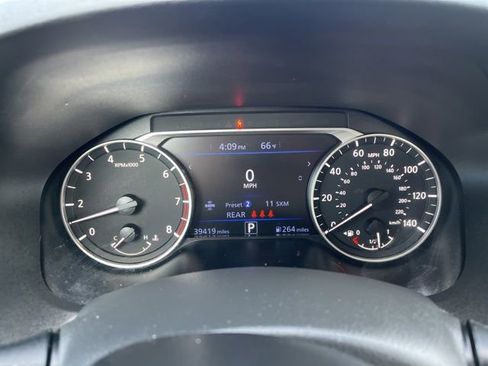 Used 2025 Nissan Altima 2.5 SV FWD image 25