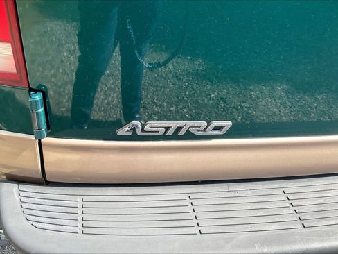 Used 2000 Chevrolet Astro Passenger RWD image 20