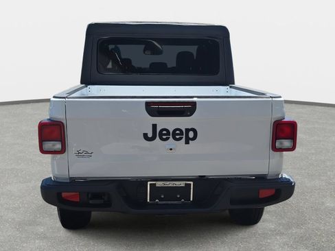 New 2026 Jeep Gladiator Sport AWD/4WD image 6