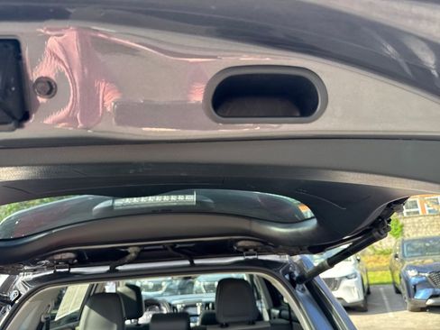 Used 2015 Toyota RAV4 Limited image 51