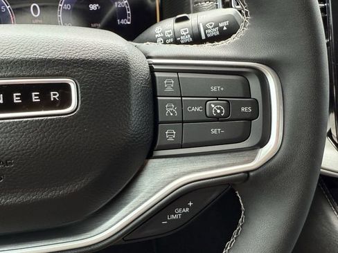 New 2025 Jeep Wagoneer L Series II AWD/4WD image 22