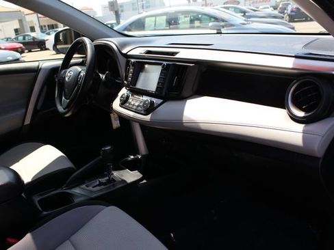 Used 2017 Toyota RAV4 XLE w/ Carpet Mat Package FWD image 24