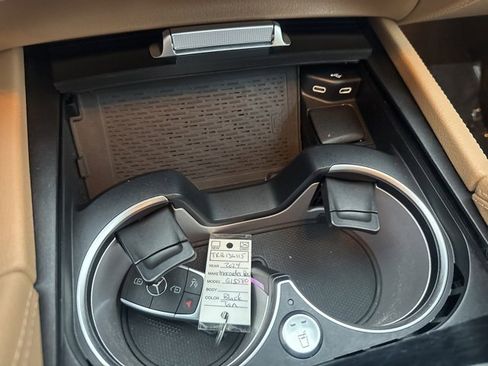 Used 2024 Mercedes-Benz GLS 580 4MATIC image 25