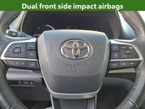 Used 2024 Toyota Sienna XLE FWD image 33