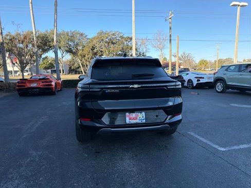 New 2026 Chevrolet Equinox EV LT image 10