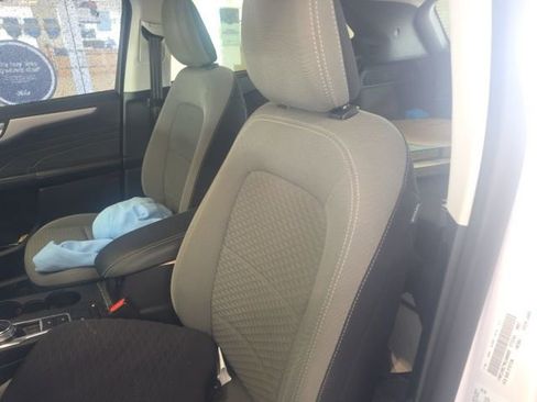 Used 2021 Ford Escape SE image 8