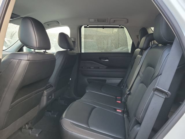 Used 2024 Nissan Pathfinder SL FWD image 8