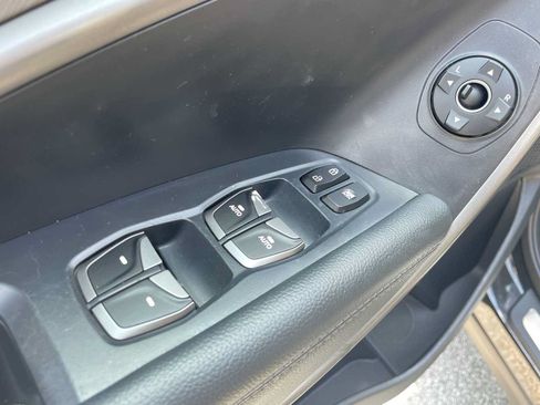 Used 2017 Hyundai Santa Fe Sport FWD image 12