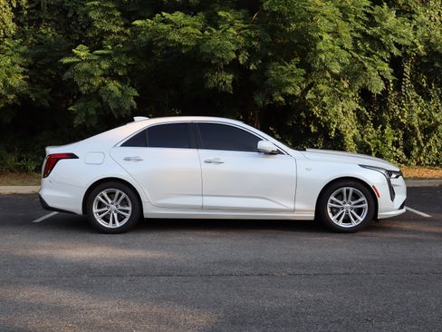 Used 2023 Cadillac CT4 Luxury RWD image 9
