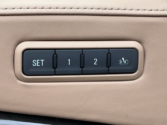 Used 2018 Cadillac Escalade Platinum AWD/4WD image 11