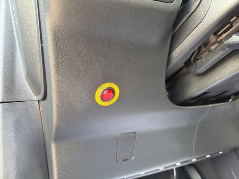 Used 2022 Ford Escape SE image 17